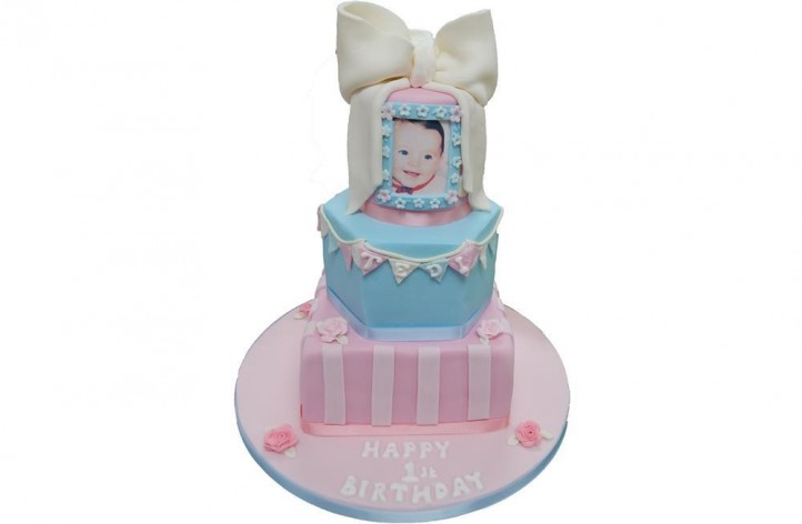 Tiered Picture and Bow Cake